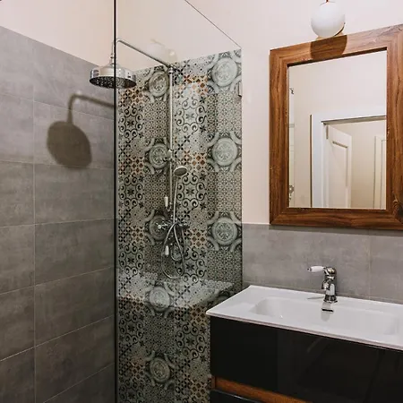 Olives Cathedral Old Town Apartament